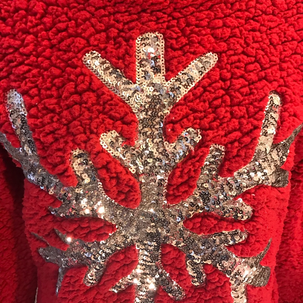 Red Snowflake โ๏ธ sweater - Picture 2 of 6